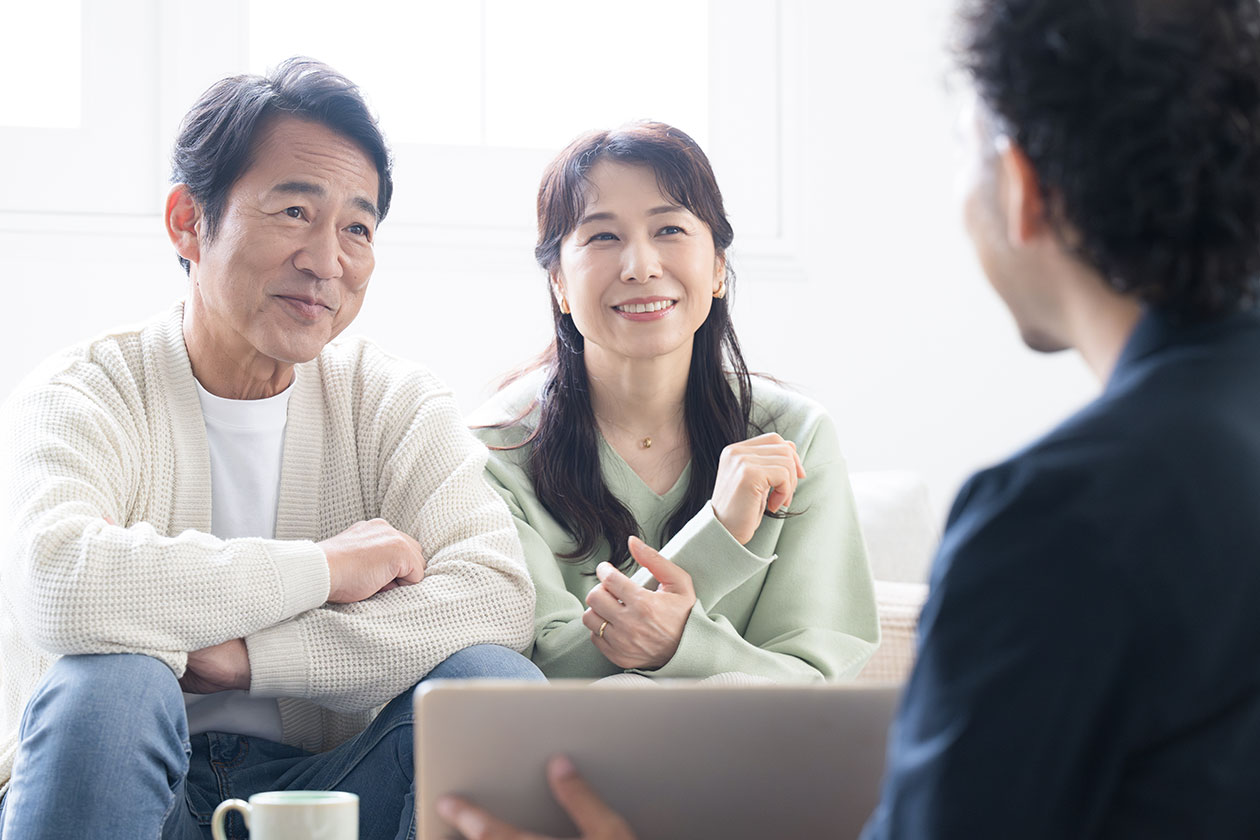 見積り、内容について説明を受けている